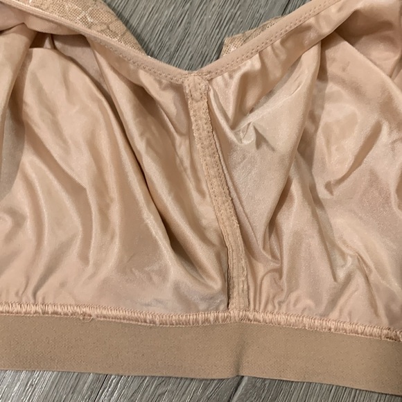 Chantelle Magnifique Full Bust Wirefree Bra - Nude Sand size 40DDD - Picture 9 of 14